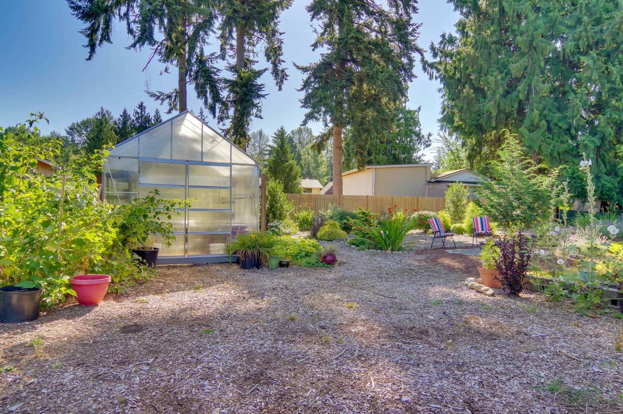Charming Updated Retreat Walk To Lake Stevens! Екстер'єр фото