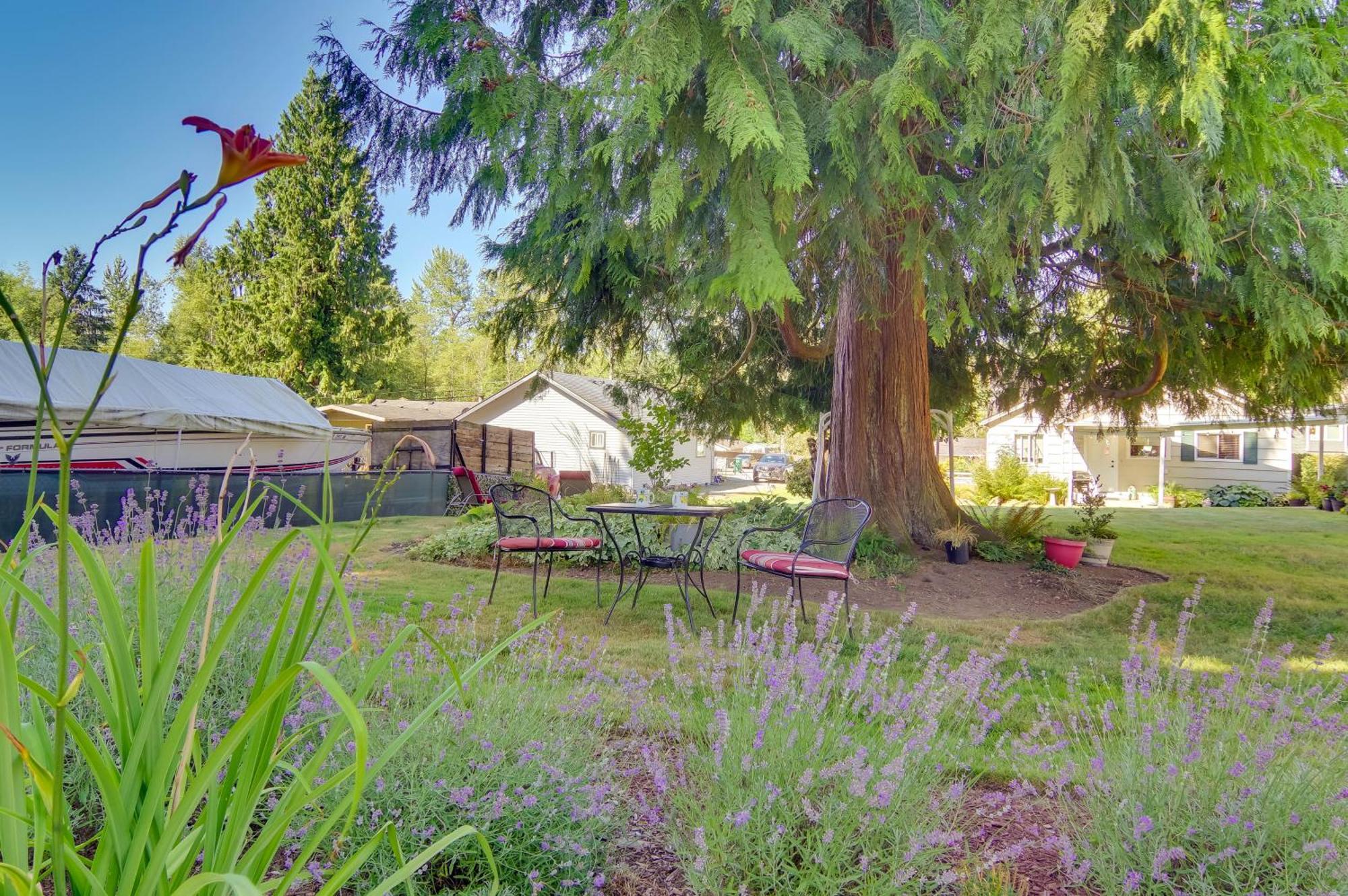 Charming Updated Retreat Walk To Lake Stevens! Екстер'єр фото